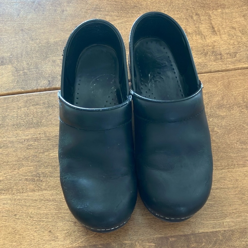 Dansko black leather 38